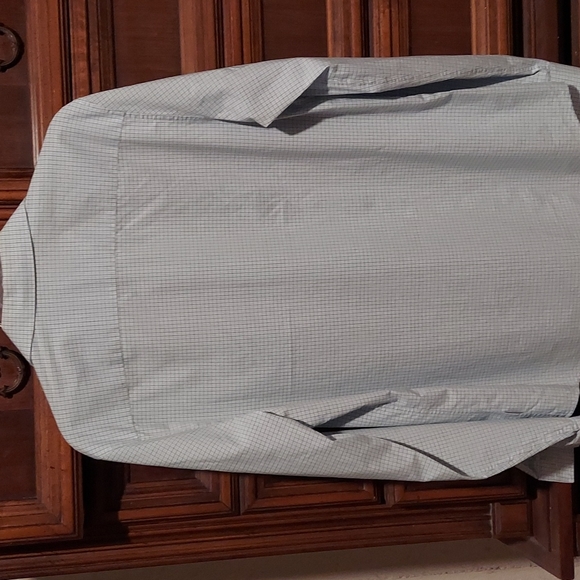 Calvin Klein button-up long sleeve size medium - Picture 3 of 4